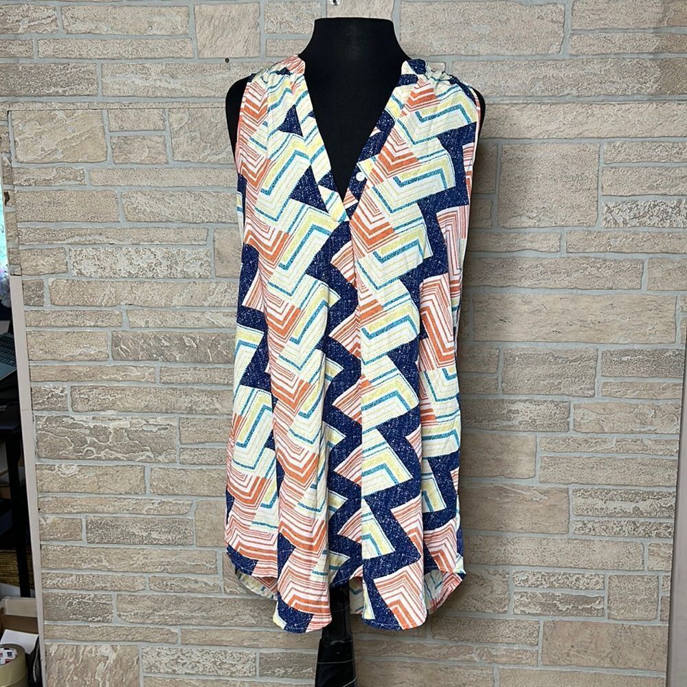 LUSH Silky Sleeveless Patterned Tunic